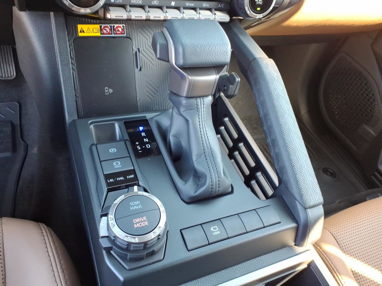 Used 2025 Toyota 4Runner Limited AWD/4WD image 21