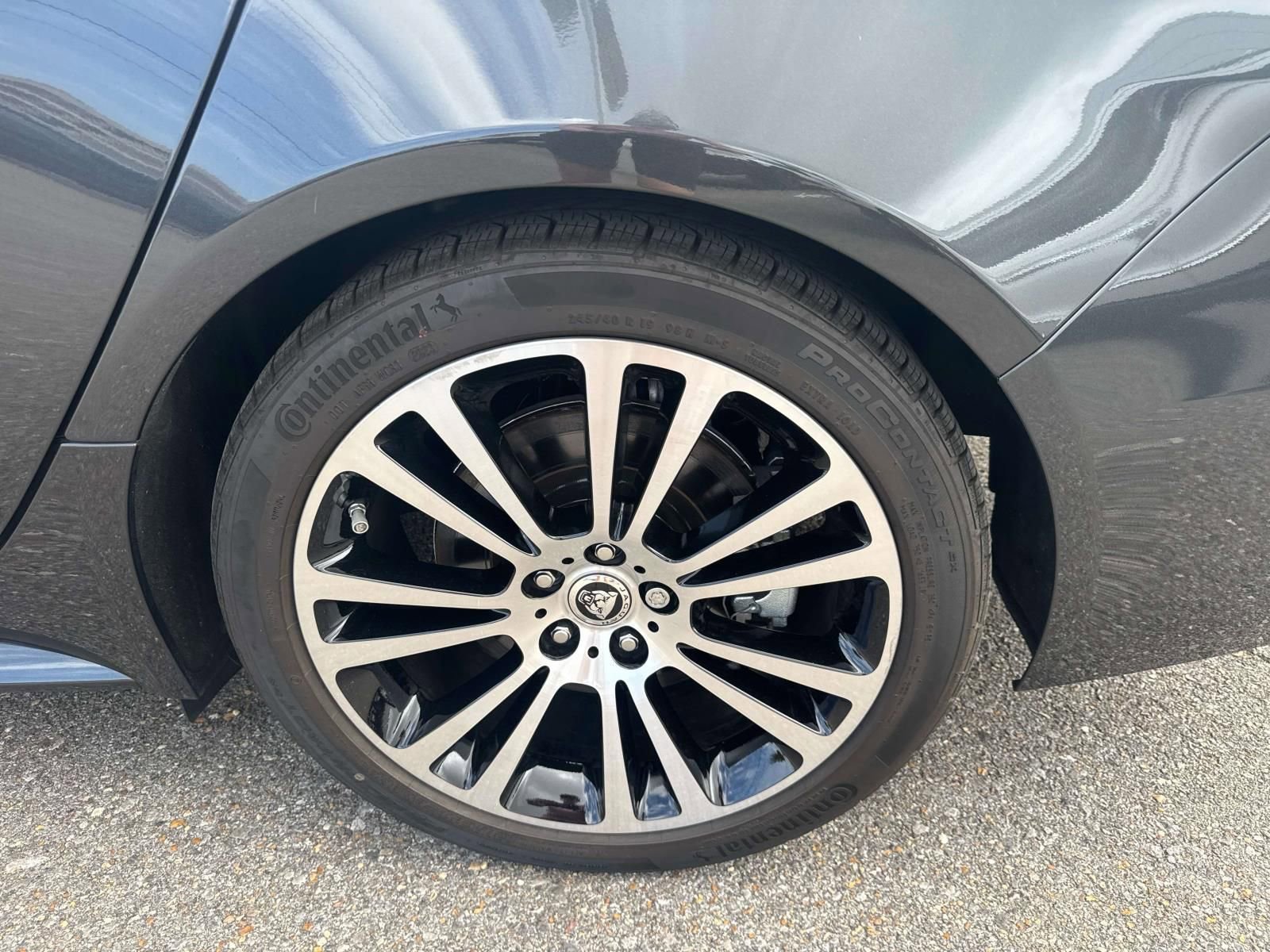 Used 2024 Jaguar XF R-Dynamic SE image 3