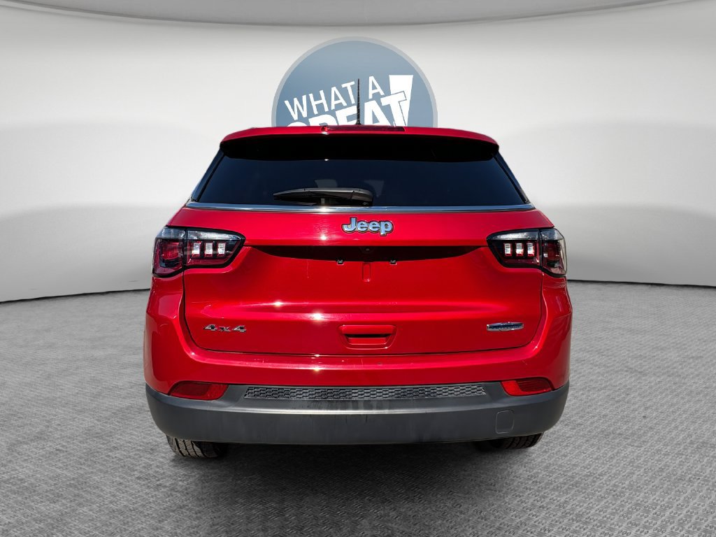 Certified 2025 Jeep Compass Latitude AWD/4WD image 5