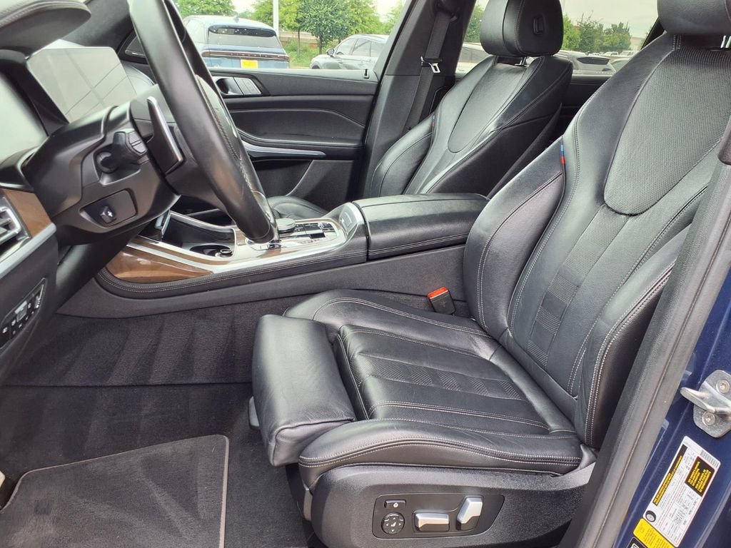 Used 2020 BMW X7 xDrive40i w/ M Sport Package AWD/4WD image 24