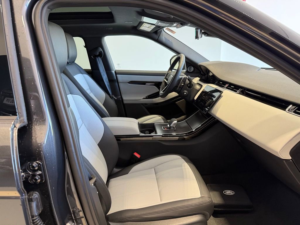 New 2026 Land Rover Range Rover Evoque Dynamic SE image 16