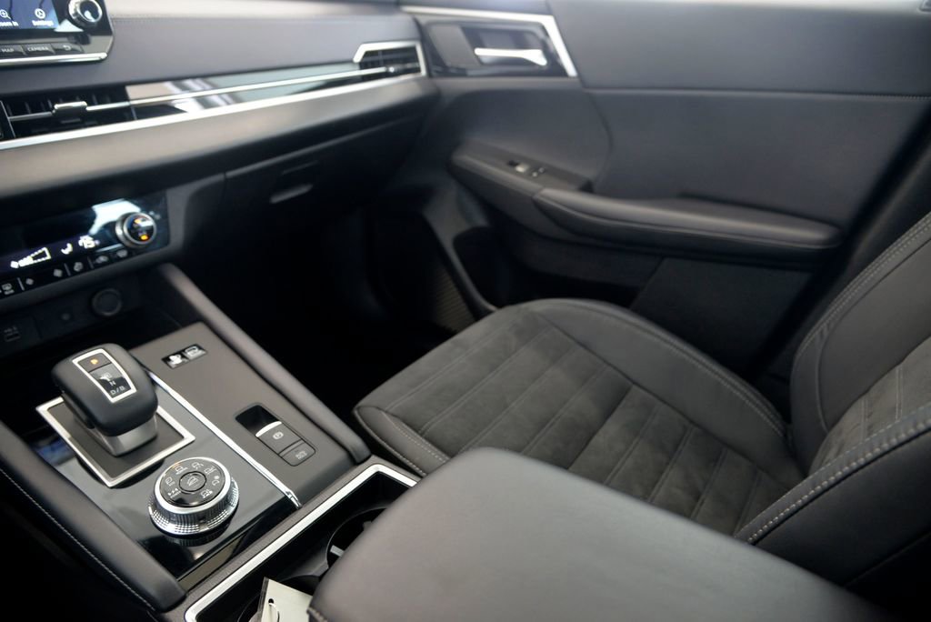 Used 2023 Mitsubishi Outlander SE image 27