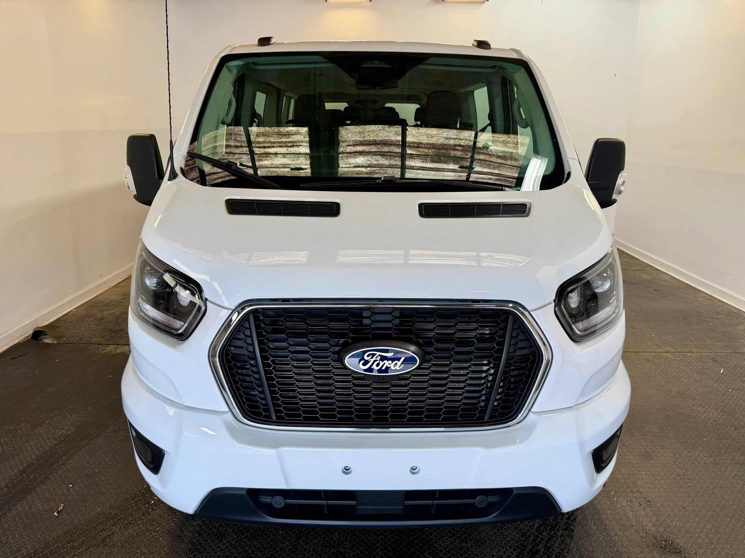 Used 2026 Ford Transit 350 XLT RWD image 2