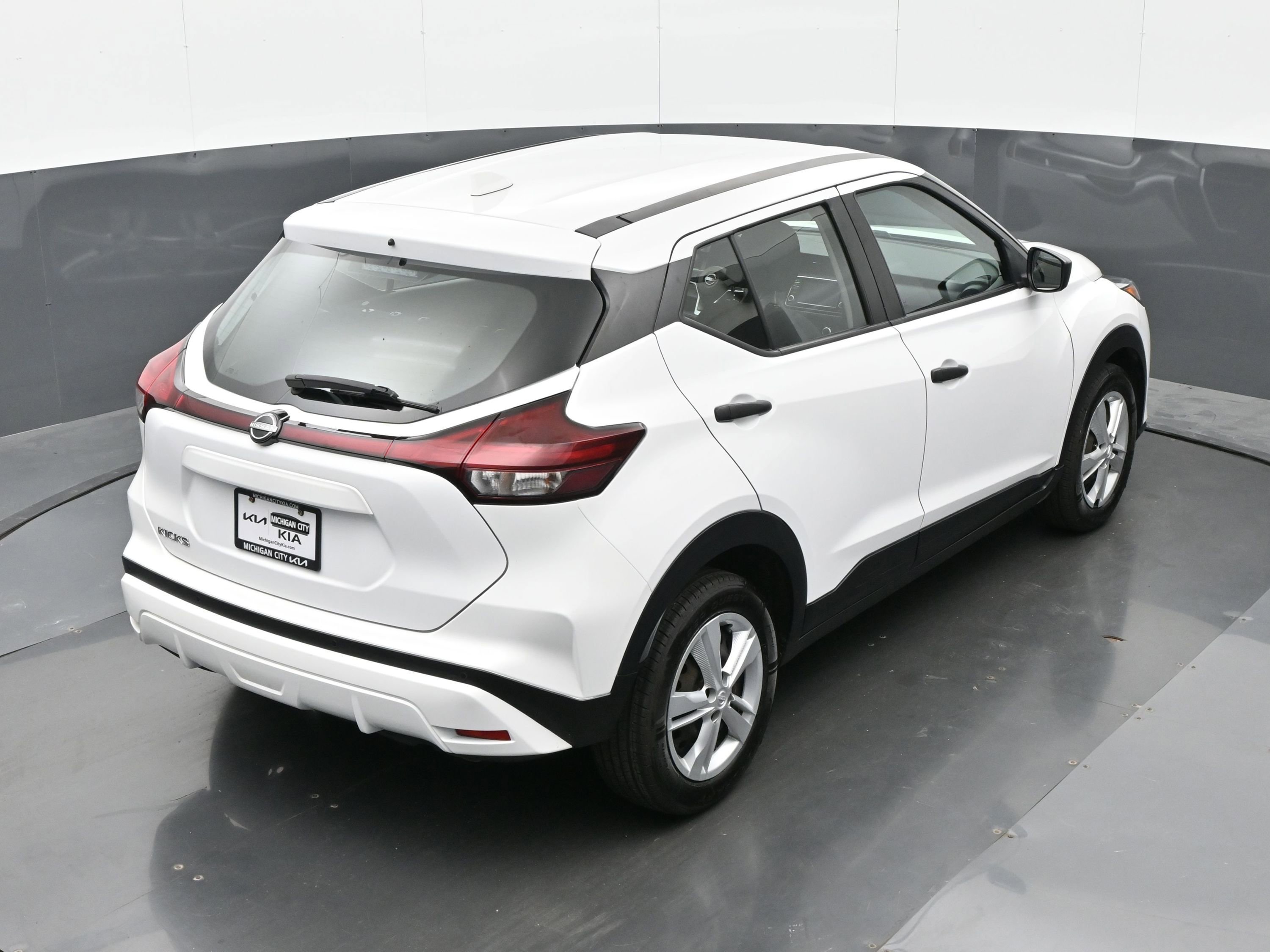 Used 2022 Nissan Kicks S FWD image 31