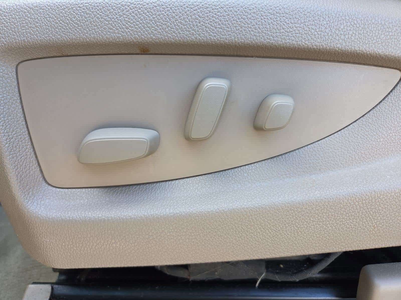 Used 2015 Chevrolet Tahoe LT RWD image 16