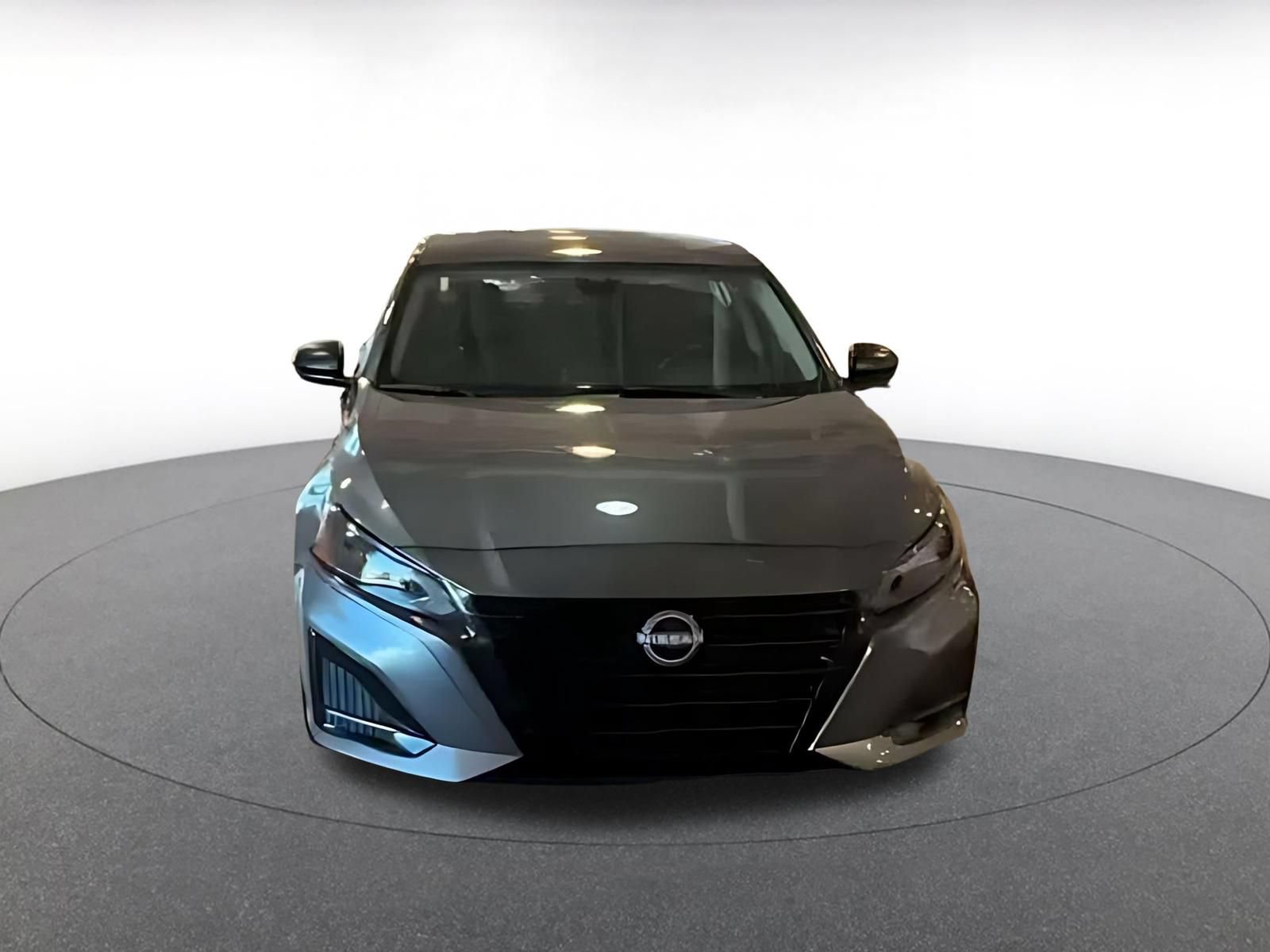Used 2026 Nissan Altima 2.5 SV FWD image 3