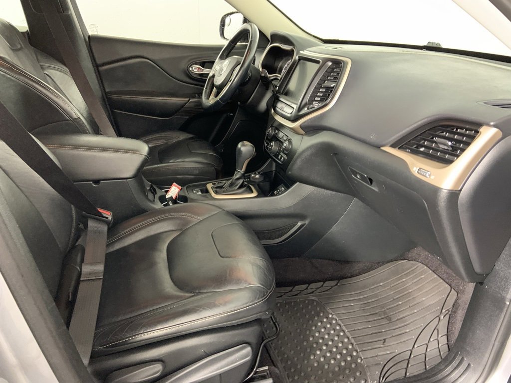 Used 2016 Jeep Cherokee Limited image 18