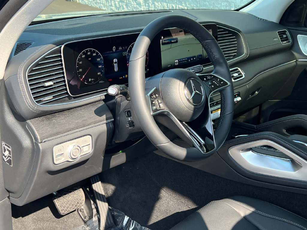 New 2026 Mercedes-Benz GLS 450 4MATIC image 16