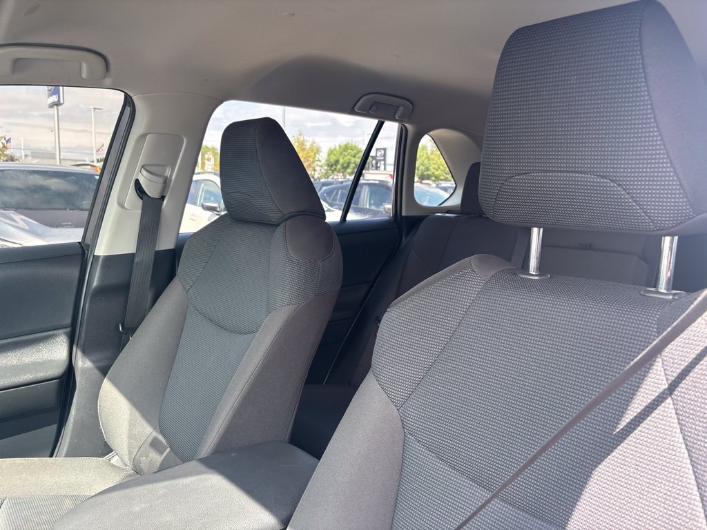 Used 2025 Toyota RAV4 LE AWD/4WD image 3