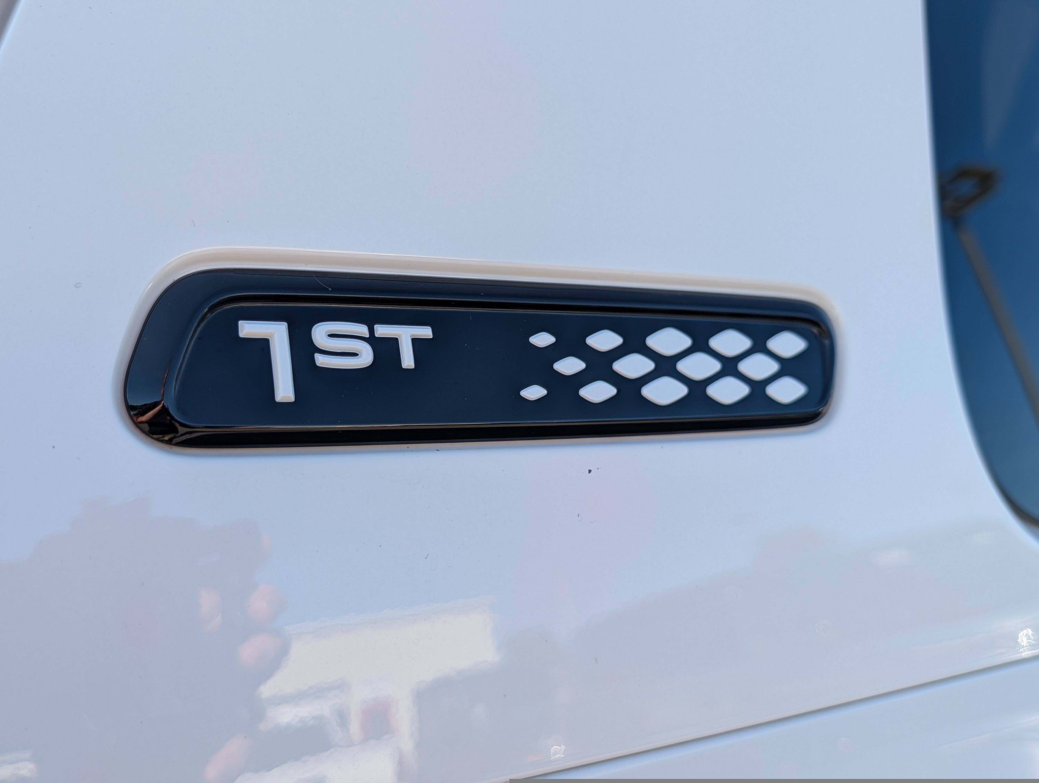 Used 2025 Volkswagen ID. Buzz 1st Edition AWD/4WD image 9
