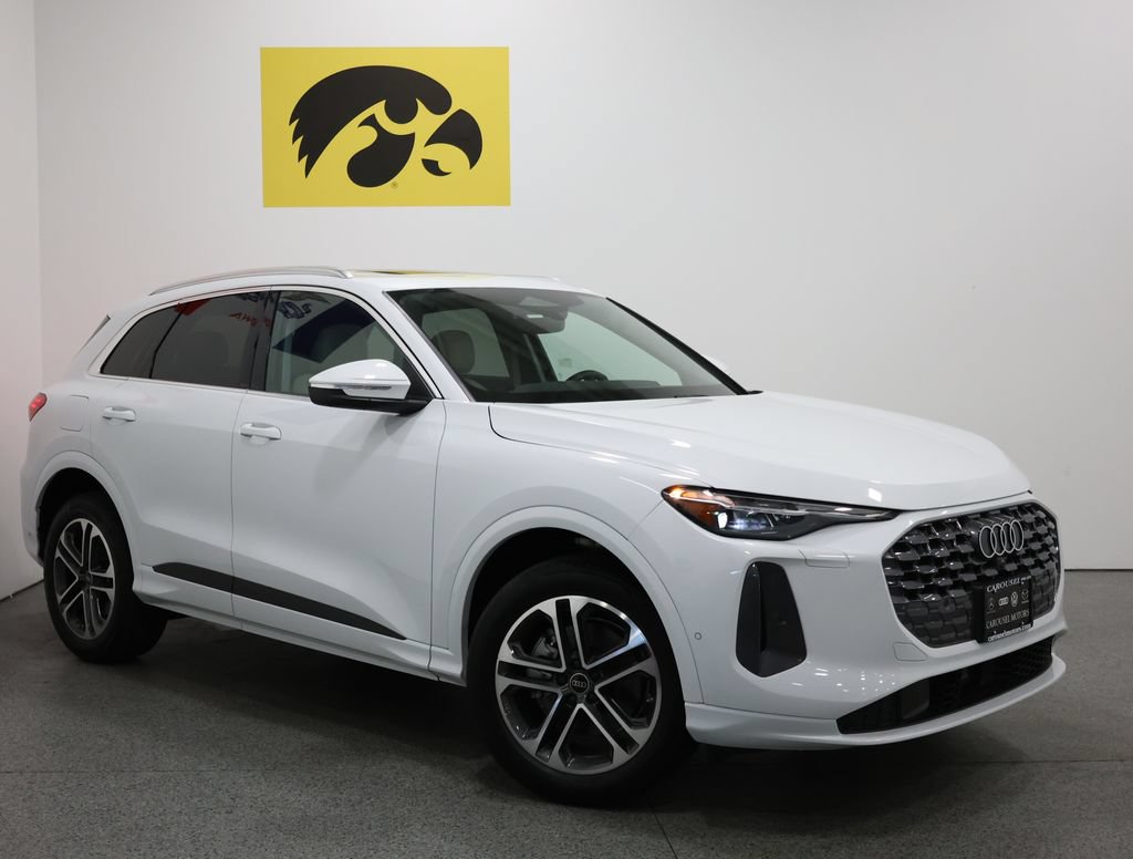 Used 2025 Audi Q5 Premium Plus w/ Premium Plus AWD/4WD image 2