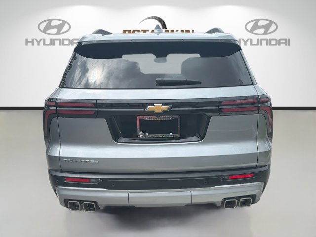 Used 2026 Chevrolet Traverse LT FWD image 6