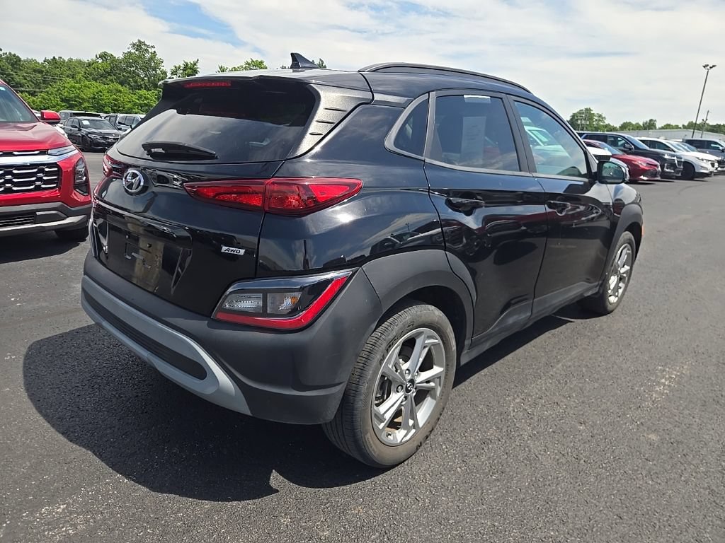 Used 2023 Hyundai Kona SEL AWD/4WD image 3