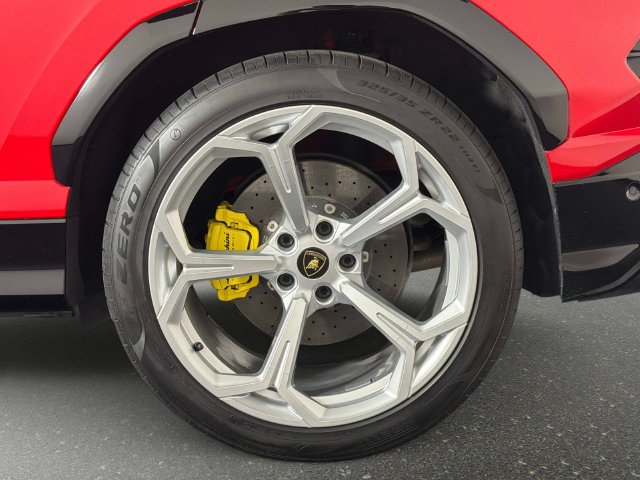 Used 2020 Lamborghini Urus AWD/4WD image 12