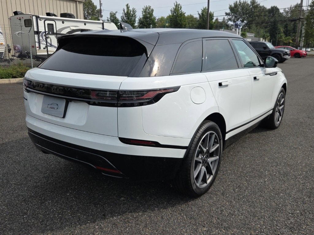 New 2026 Land Rover Range Rover Velar Dynamic SE image 7