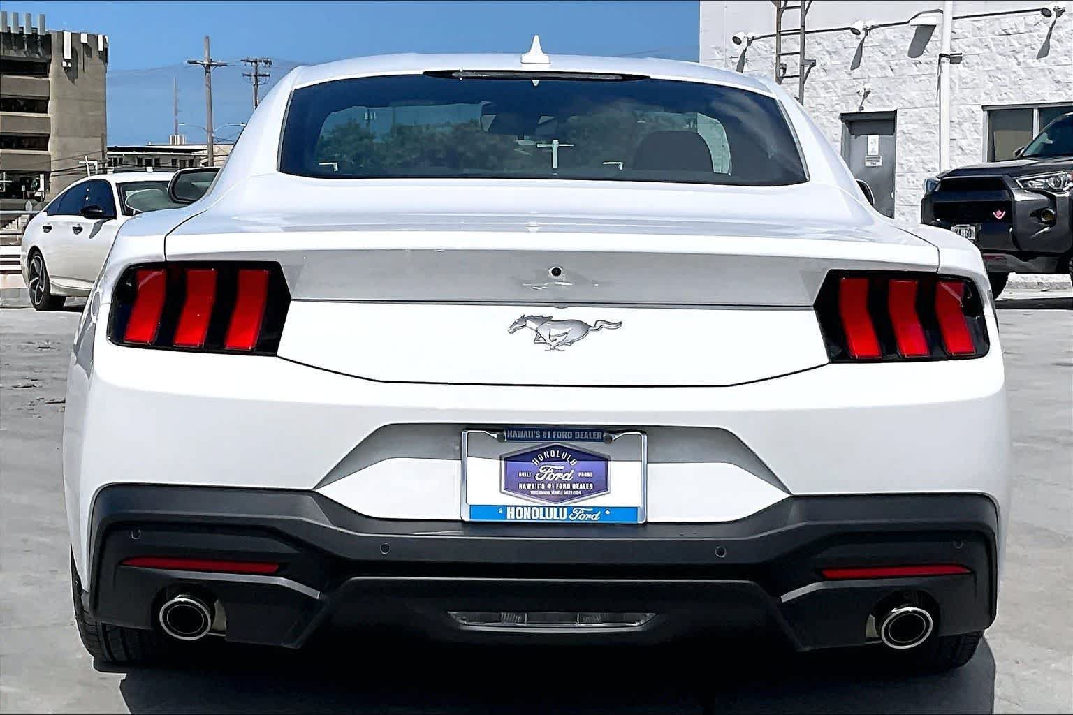 Used 2026 Ford Mustang Coupe RWD image 5