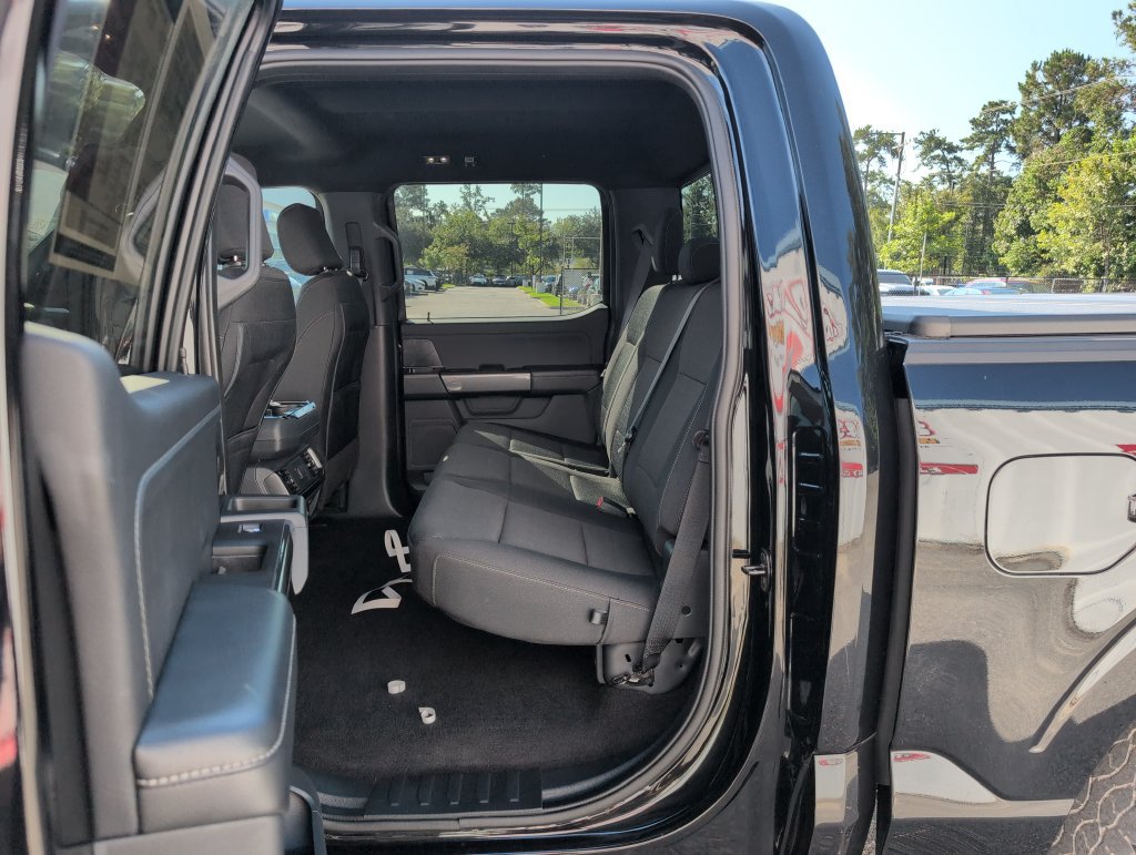 Used 2022 Ford F150 XLT w/ Equipment Group 302A High AWD/4WD image 11