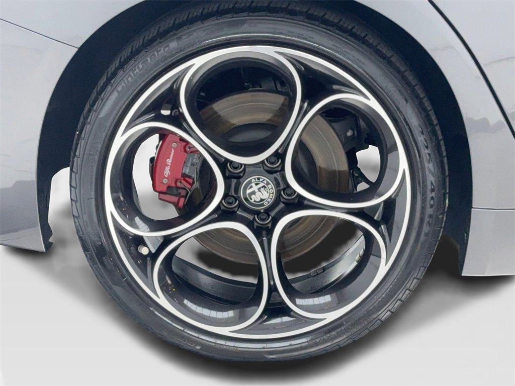Used 2022 Alfa Romeo Giulia Veloce image 54