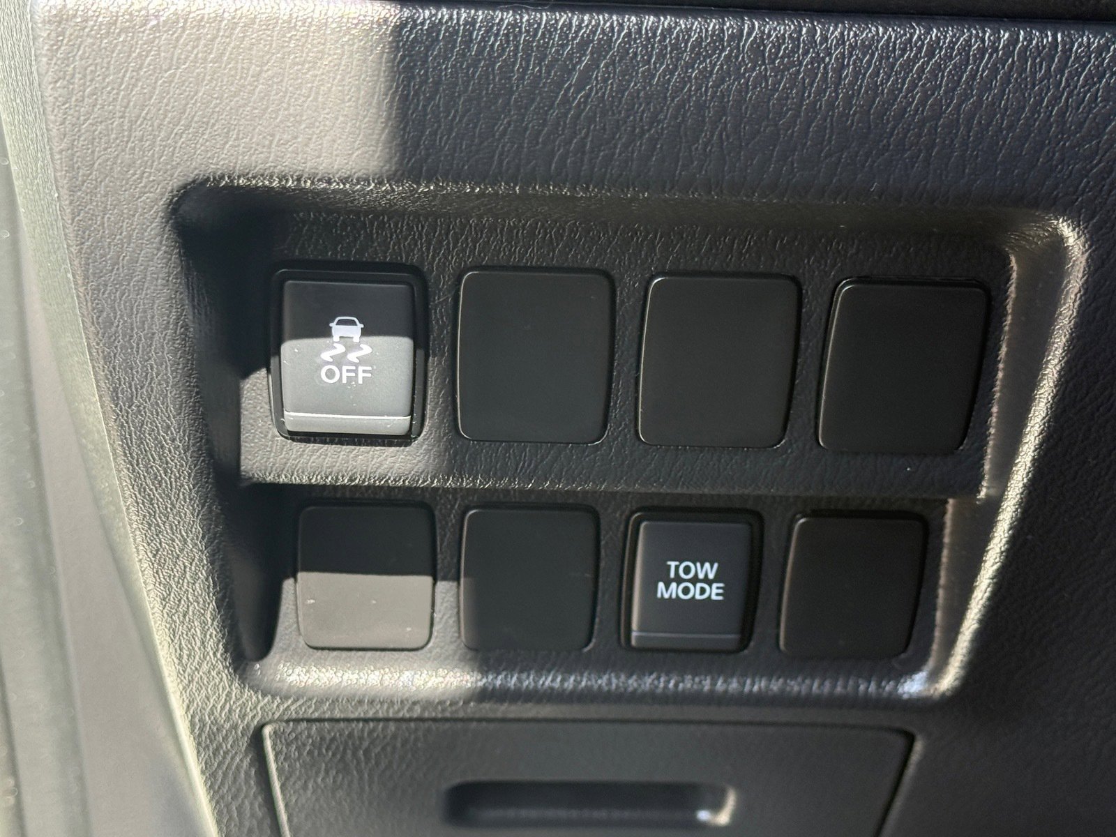 Used 2020 Nissan Pathfinder S AWD/4WD image 24