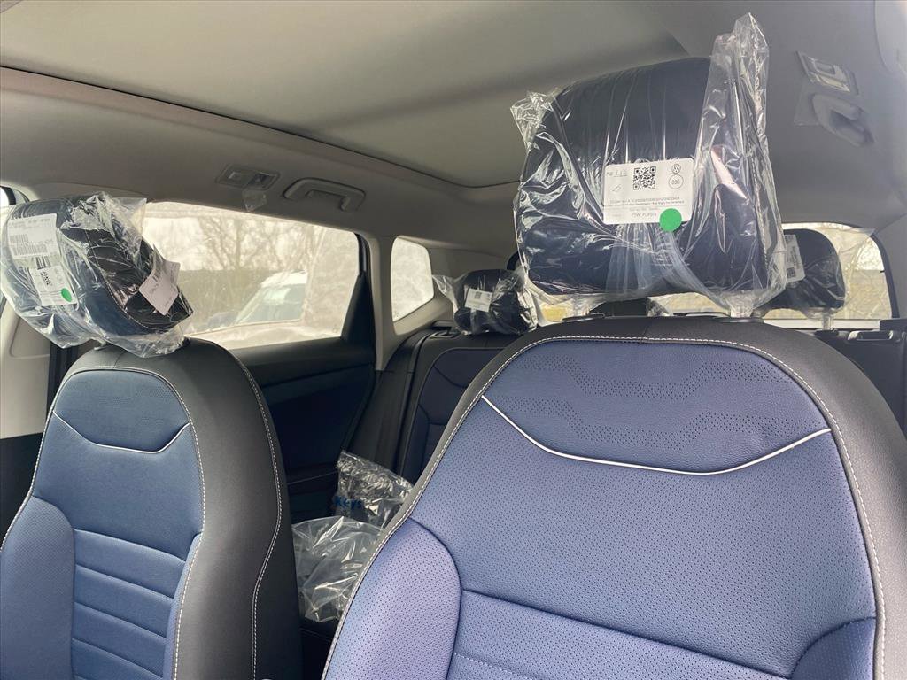 New 2026 Volkswagen Taos SEL AWD/4WD image 4