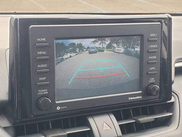Used 2021 Toyota RAV4 LE AWD/4WD image 16