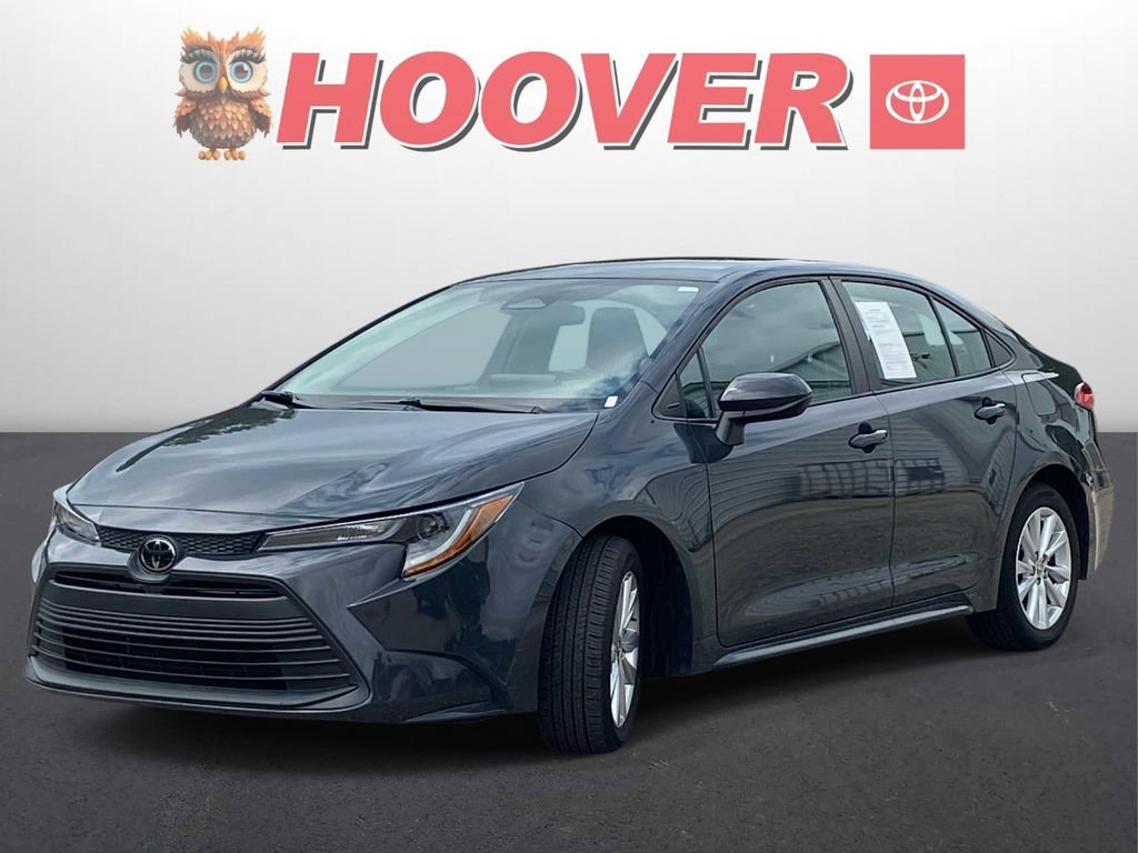 Used 2023 Toyota Corolla LE w/ LE Convenience Package FWD image 5