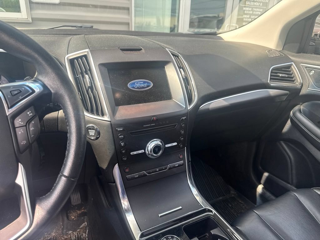 Used 2019 Ford Edge Titanium w/ Cold Weather Package AWD/4WD image 15