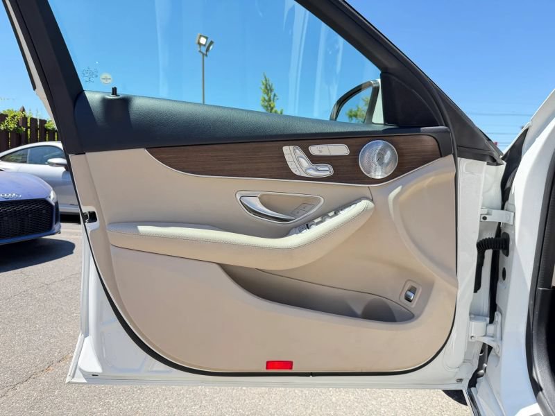 Used 2019 Mercedes-Benz C 300 4MATIC Sedan image 10