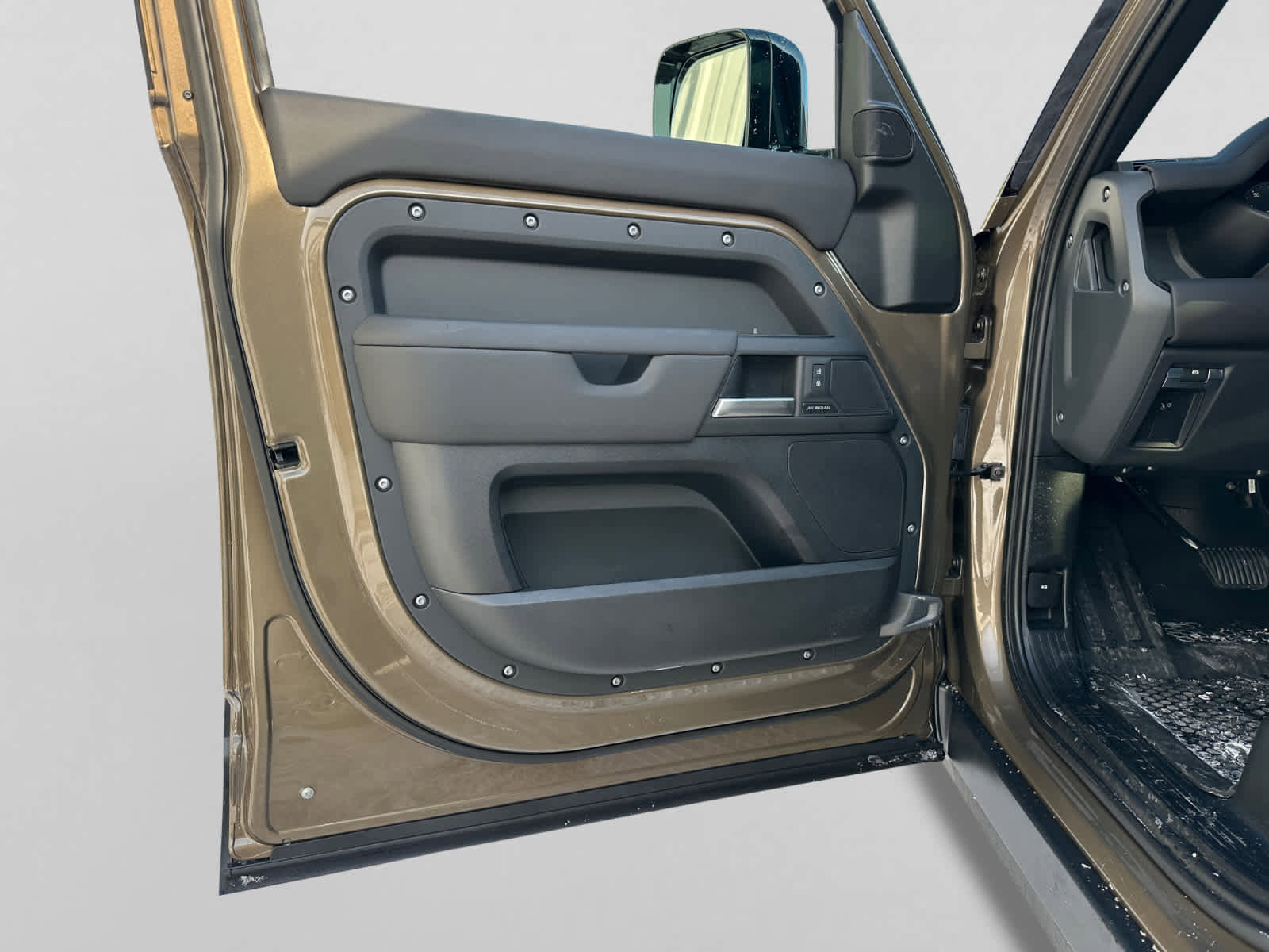 Used 2025 Land Rover Defender 110 S image 15