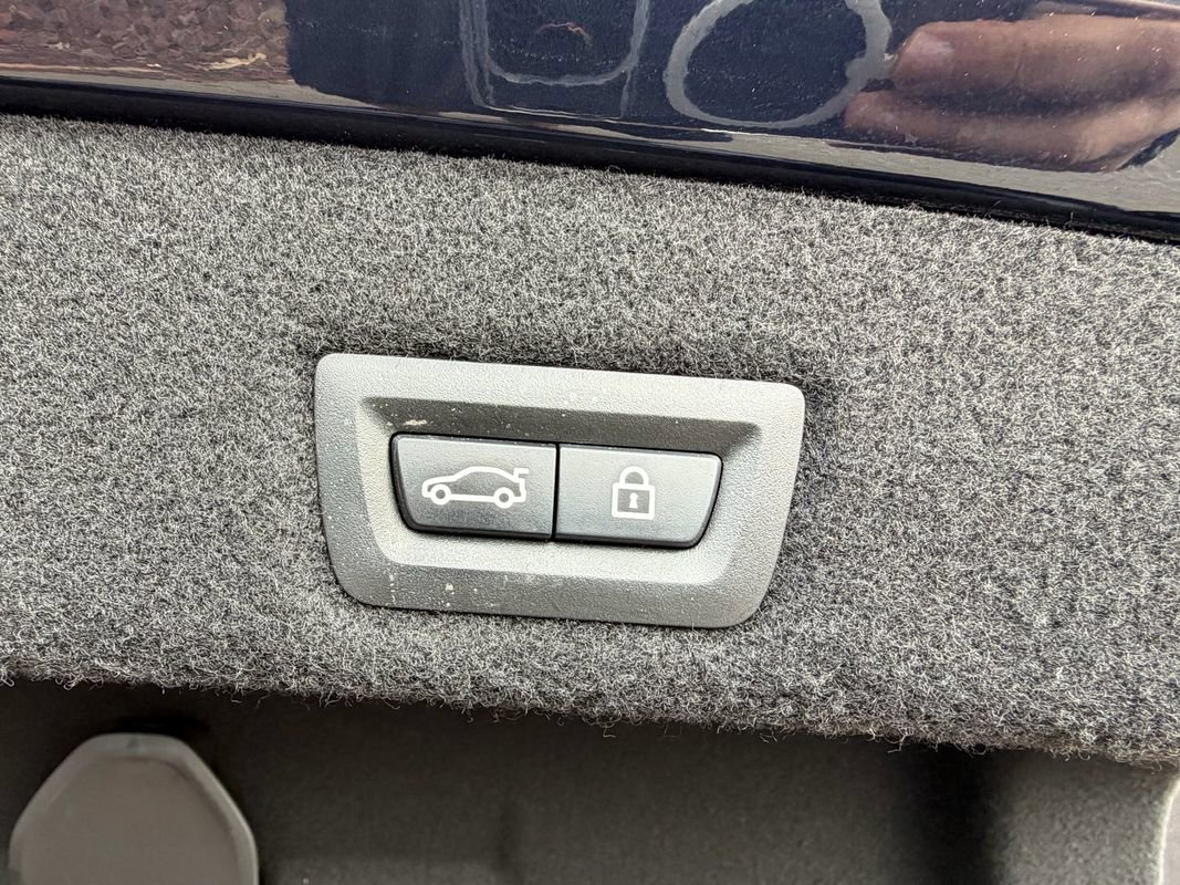 Used 2016 BMW 750i xDrive xDrive image 8