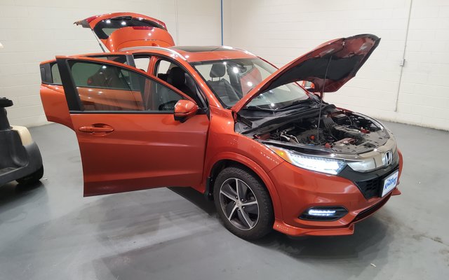 Used 2020 Honda HR-V Touring image 12