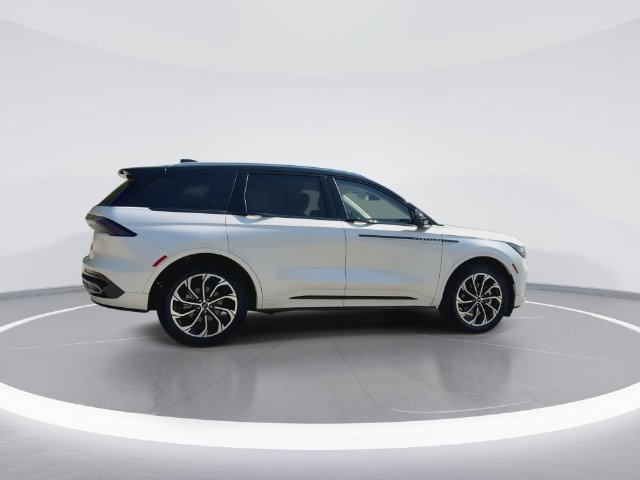 New 2026 Lincoln Nautilus Reserve AWD/4WD image 8