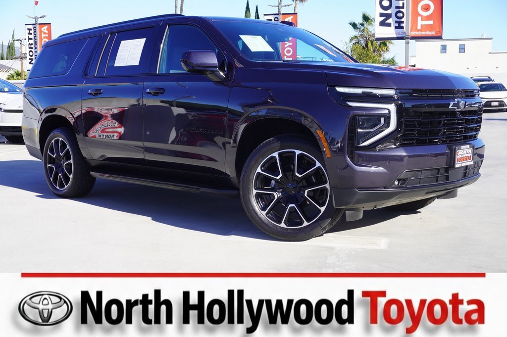 Used 2025 Chevrolet Suburban RST