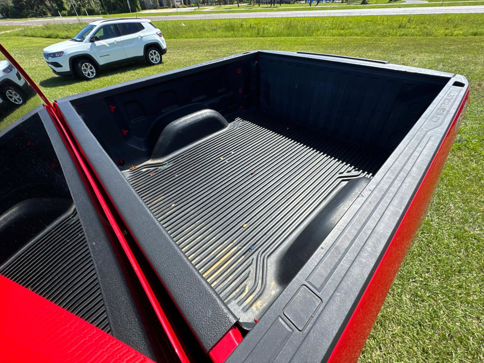 Used 2020 Chevrolet Silverado 1500 LT AWD/4WD image 11