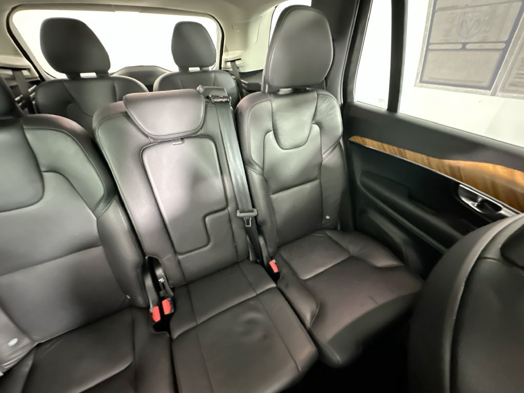 Used 2021 Volvo XC90 T6 Momentum w/ Climate Package AWD/4WD image 14