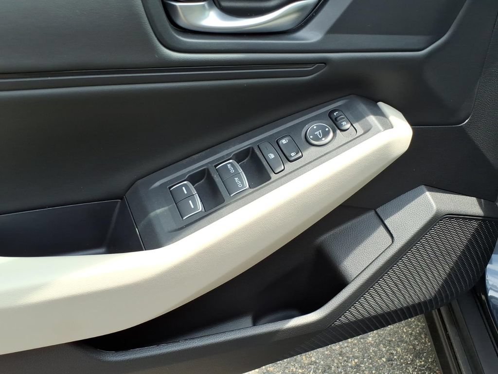 Used 2025 Honda Accord SE image 12