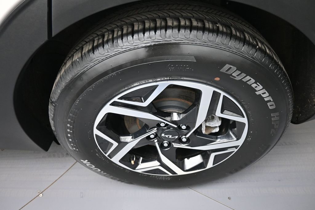 Certified 2025 Kia Sportage LX FWD image 15