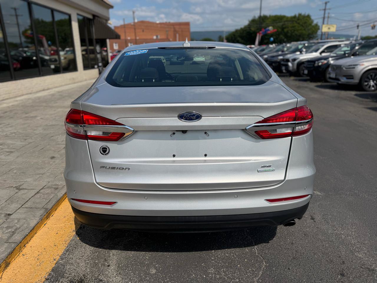 Used 2019 Ford Fusion SE FWD image 8