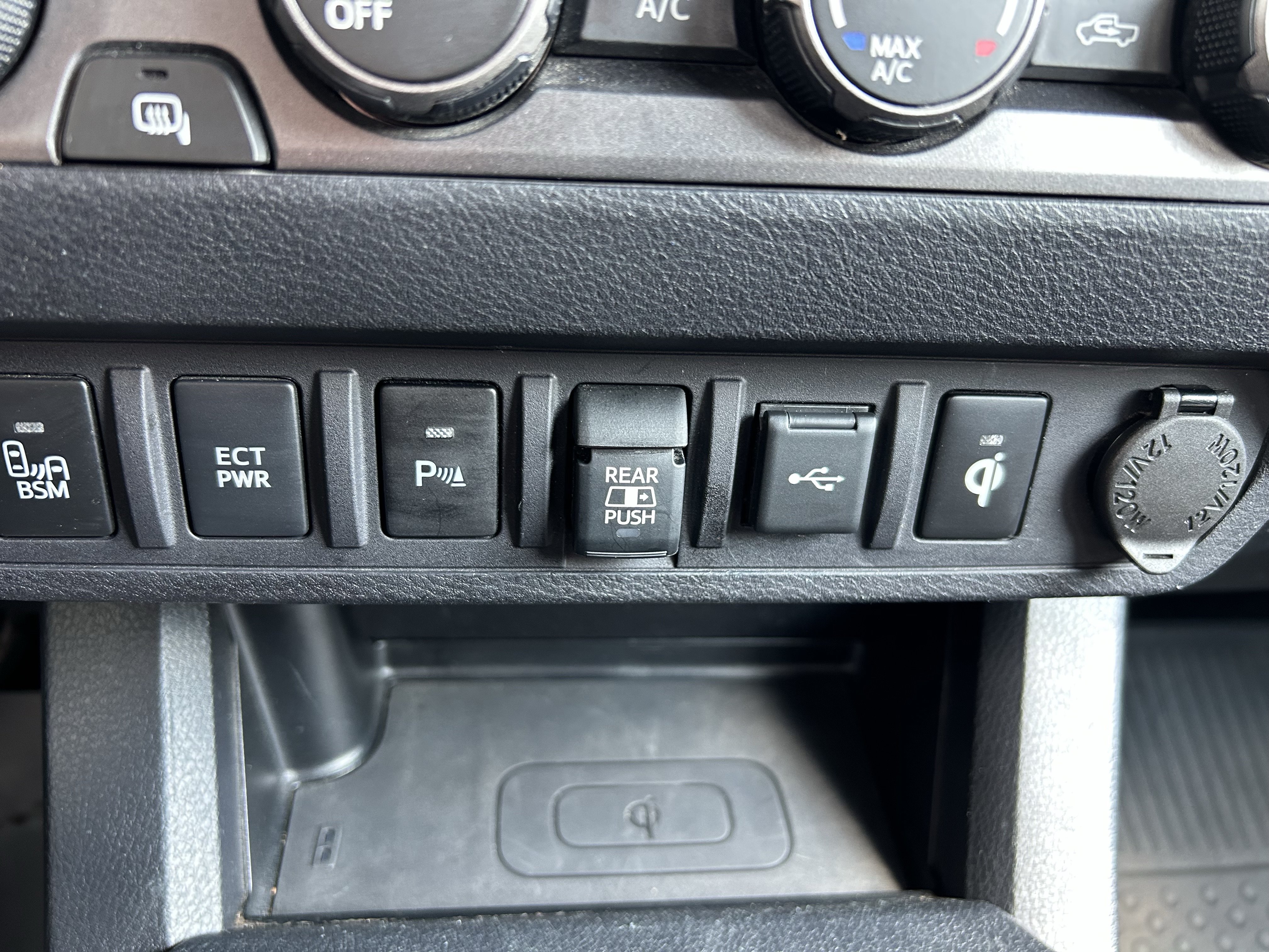 Used 2020 Toyota Tacoma TRD Sport w/ Technology Package AWD/4WD image 30