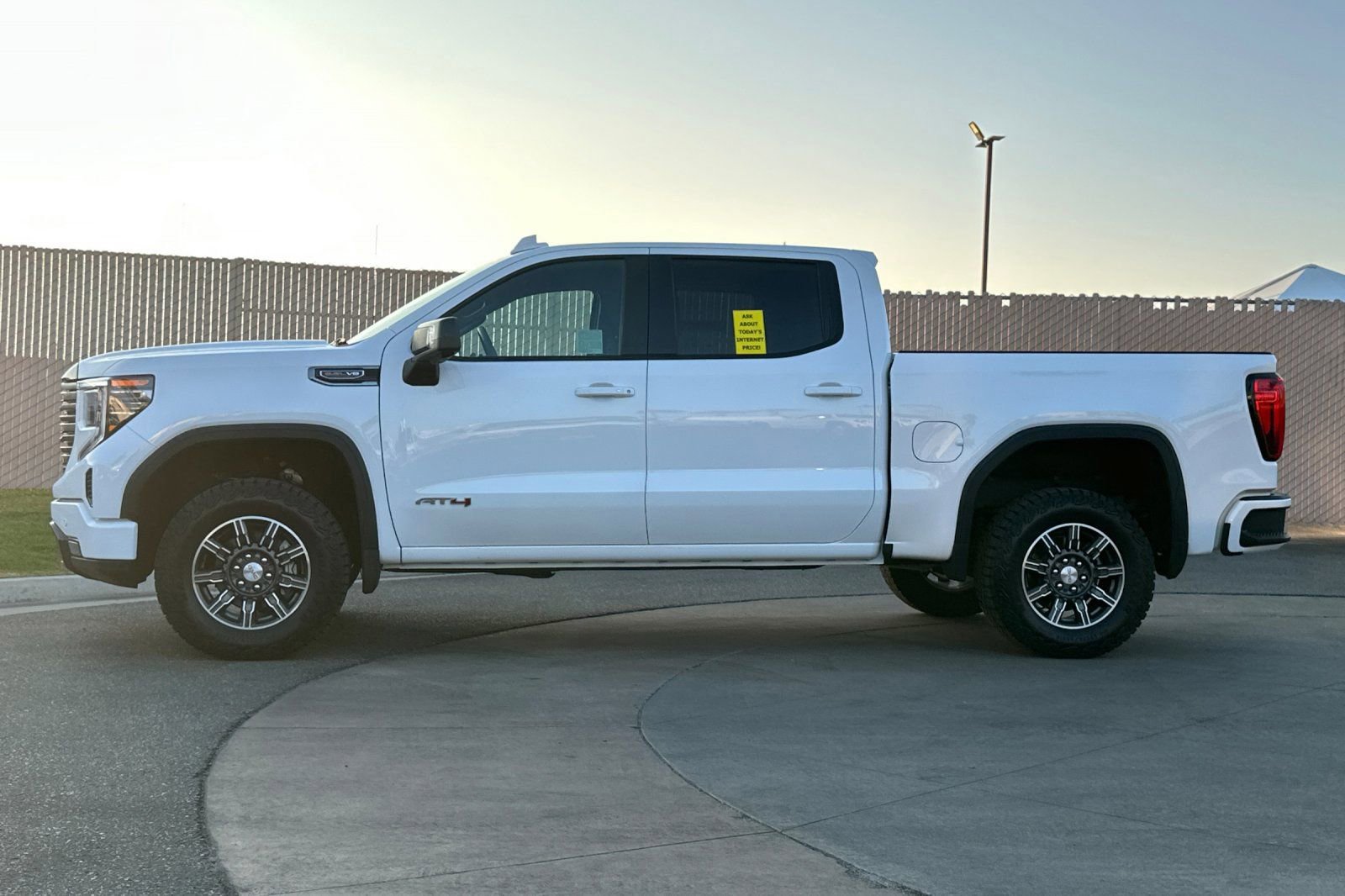 Certified 2025 GMC Sierra 1500 AT4 image 7