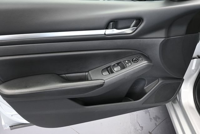 Used 2022 Nissan Altima 2.5 SV FWD image 24