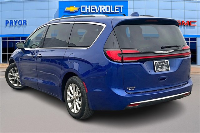 Used 2021 Chrysler Pacifica Touring-L image 4