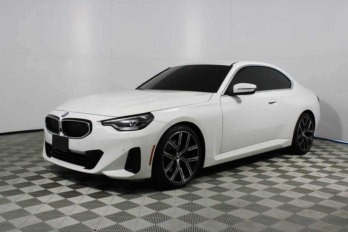 Used 2022 BMW 230i Coupe w/ Convenience Package image 3