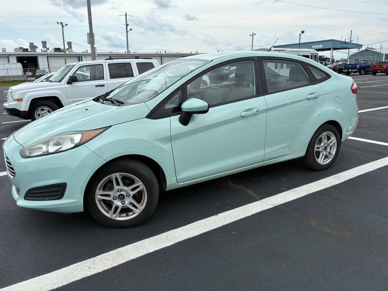 Used 2017 Ford Fiesta SE FWD image 4