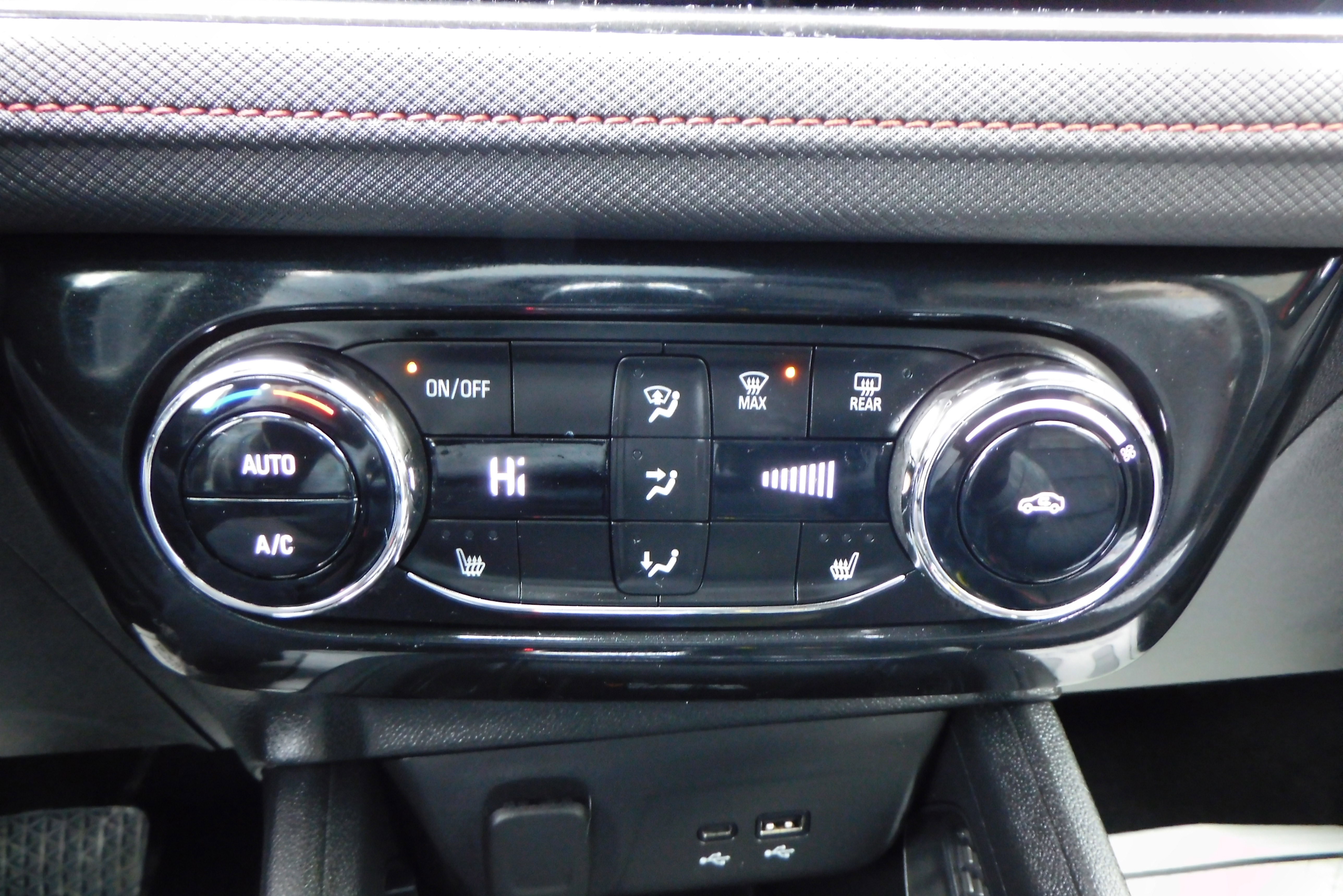 Used 2024 Chevrolet TrailBlazer RS w/ Convenience Package image 24