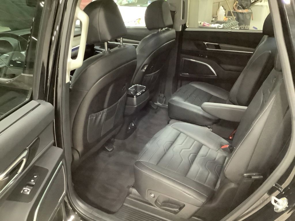 Used 2022 Kia Telluride SX w/ SX Prestige Package image 14