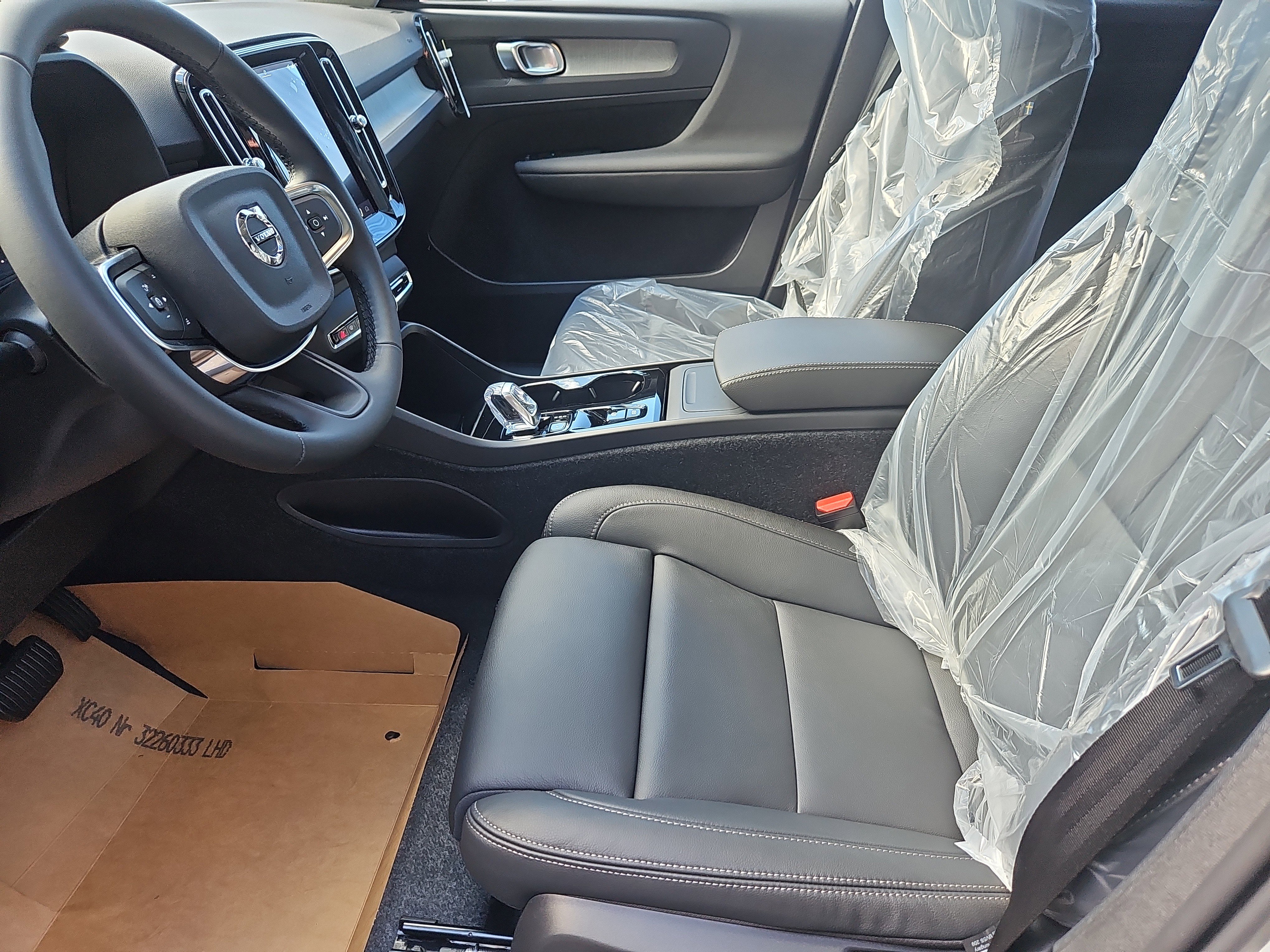 New 2026 Volvo XC40 B5 Plus w/ Protection Package Premier image 19