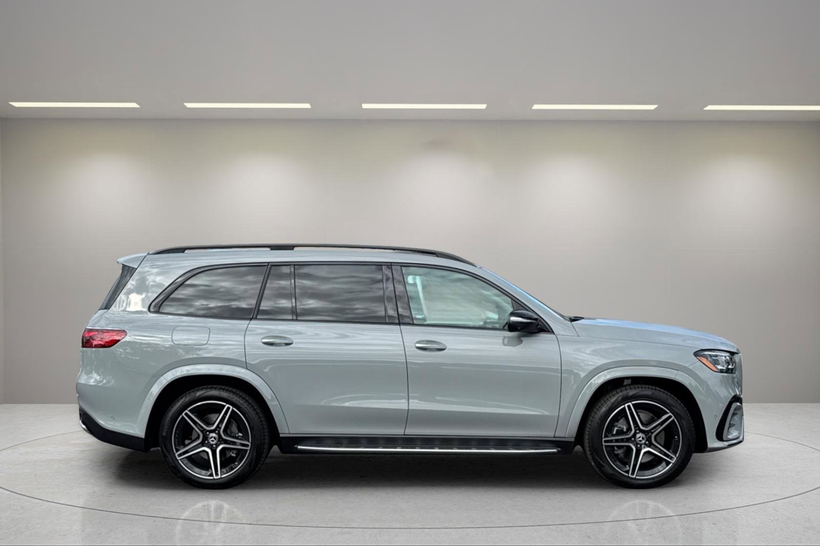 New 2026 Mercedes-Benz GLS 450 4MATIC image 3