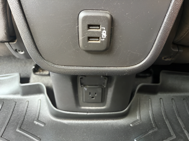 Used 2022 GMC Terrain SLE w/ Driver Convenience Package FWD image 32