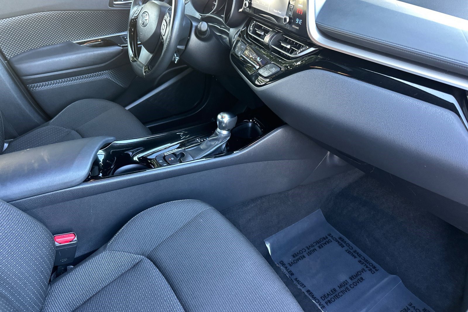 Used 2019 Toyota C-HR XLE image 19